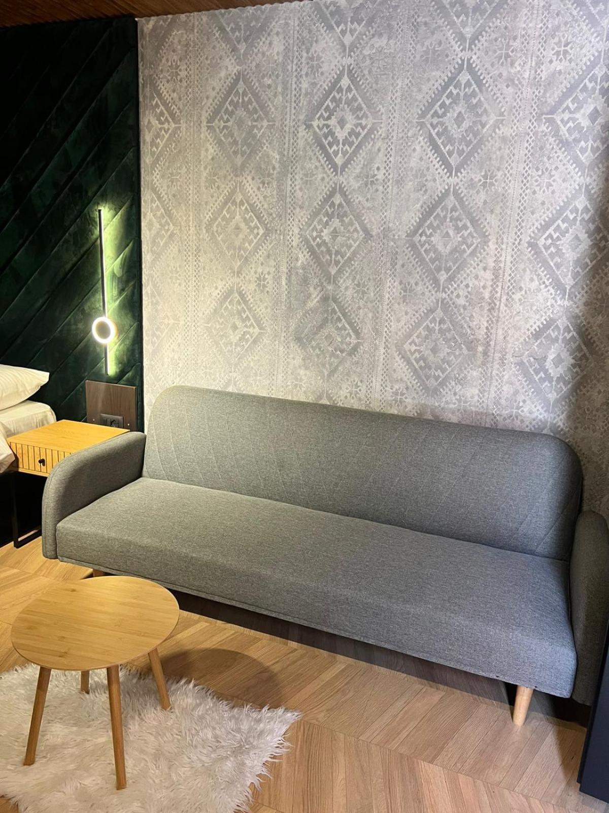 Ujevara E Vogel Villa Theth
