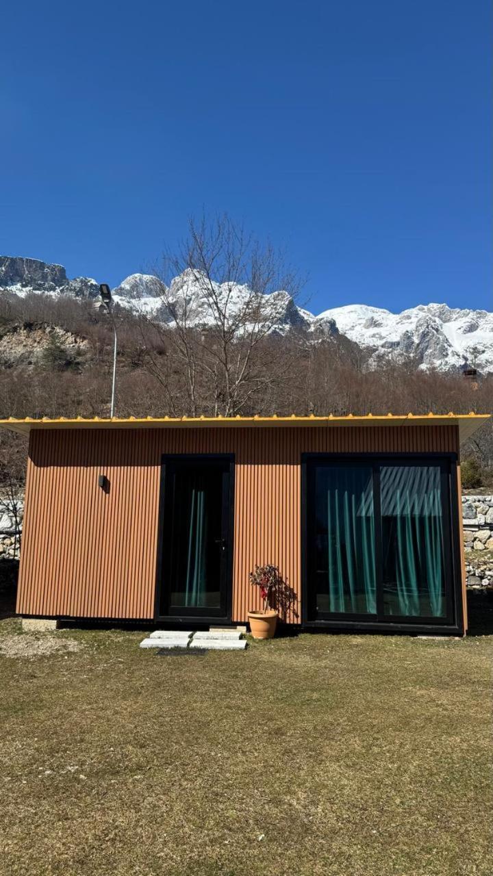 Ujevara E Vogel Villa Theth